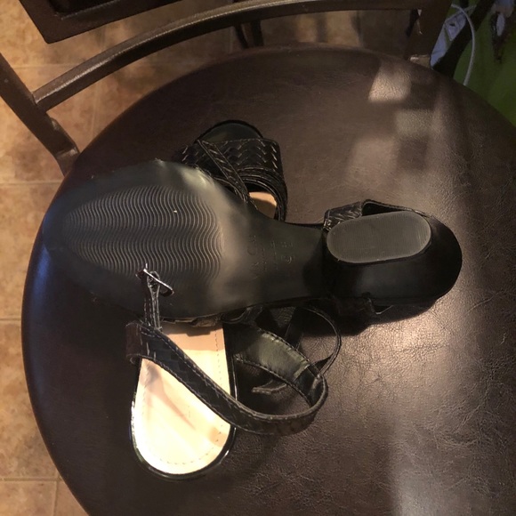 Mr. Cat shoes. NWOT - Picture 4 of 4